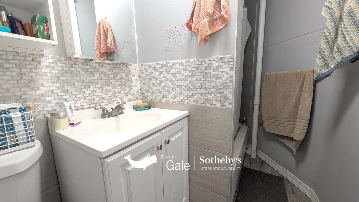 Building Photo - 23-12 41st St