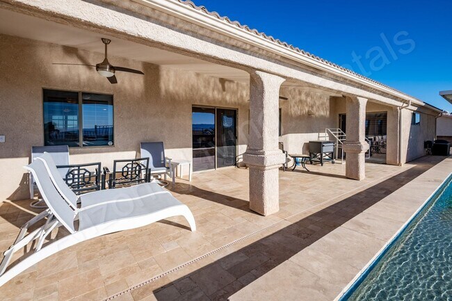 Building Photo - FURNISHED POOL HOME