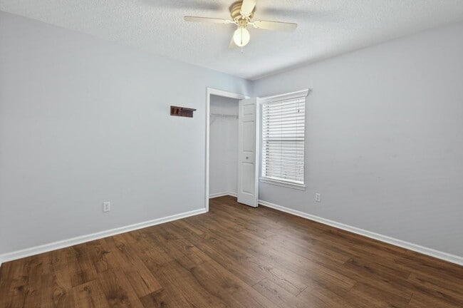 Building Photo - 1727 Canopy Oaks Dr