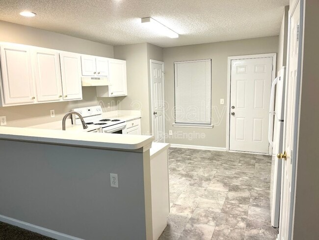 Building Photo - 311 Coral Cir