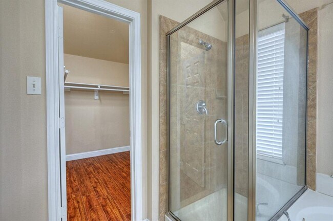 Building Photo - 4523 Long Creek Dr