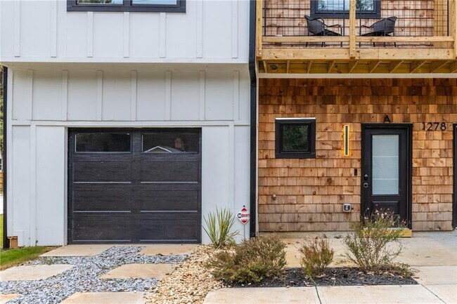 Building Photo - 1278 Plaza Ave SW