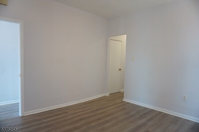 Building Photo - 124 Ridge St