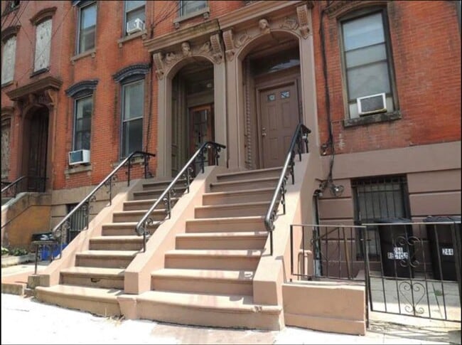 Building Photo - 244 Grove St