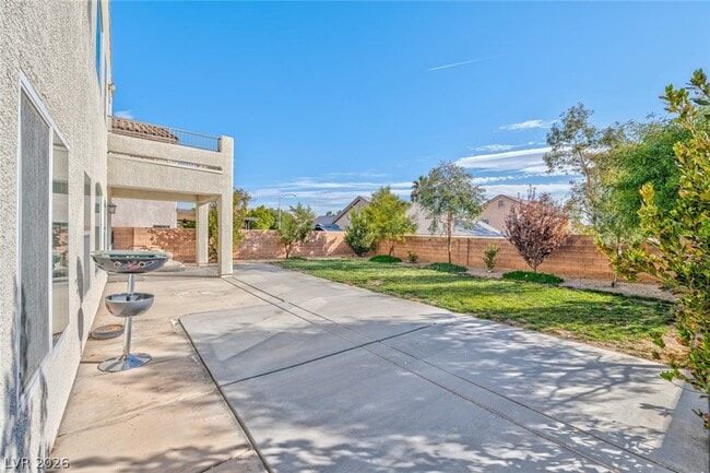 Building Photo - 1539 Laguna Palms Ave