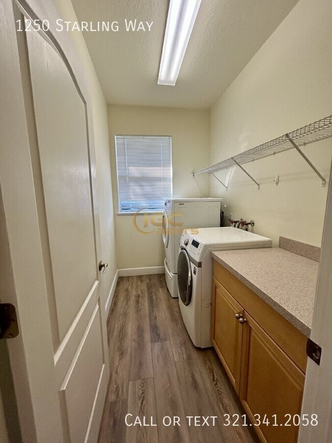 Building Photo - 1250 Starling Way