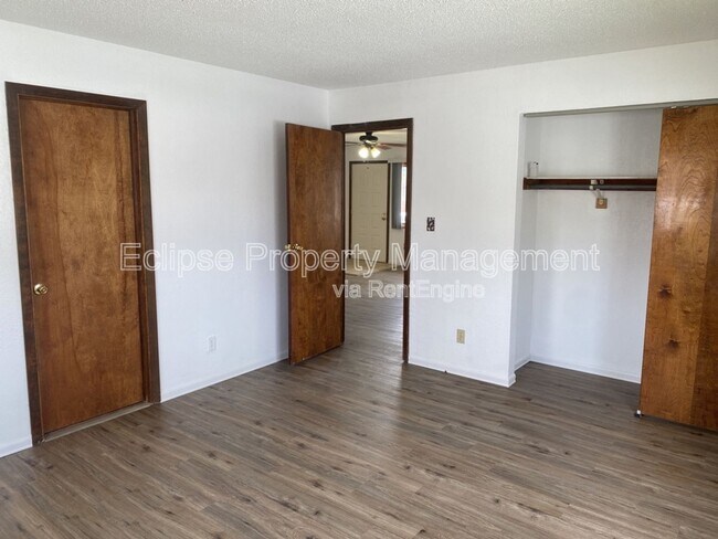 Building Photo - 230-229 29 Rd