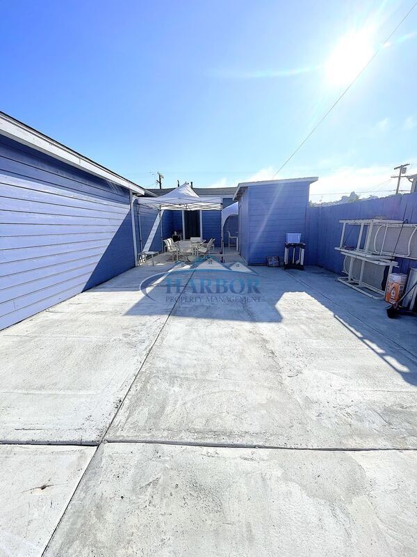 Building Photo - 646-646 W 19th St