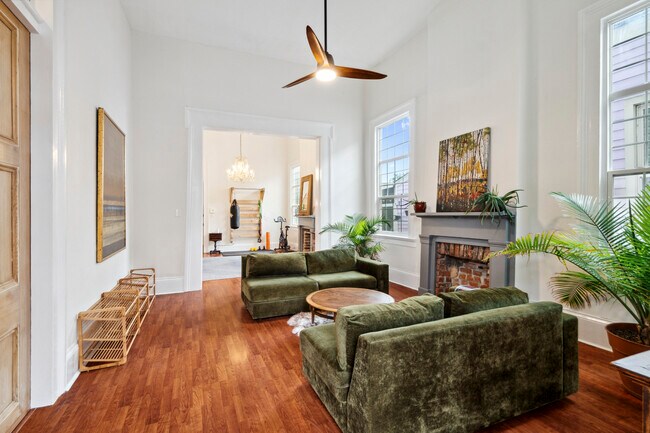 Entryway sitting room - 2224 Dumaine St