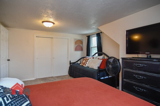 Building Photo - 1260 7th St