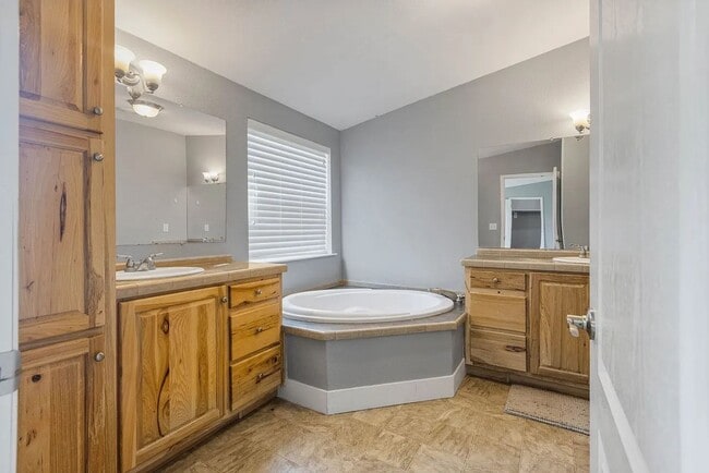 Building Photo - Country Oasis – Flexible Rental in Rexburg...