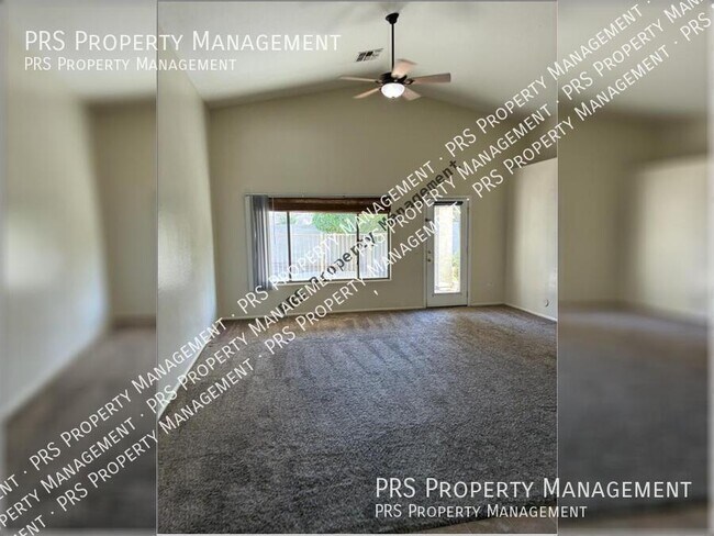 Building Photo - 1744 E Robin Ln