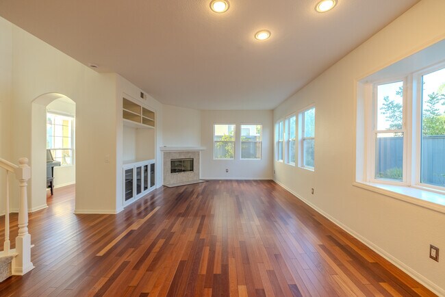 Building Photo - 3209 Rancho Reata