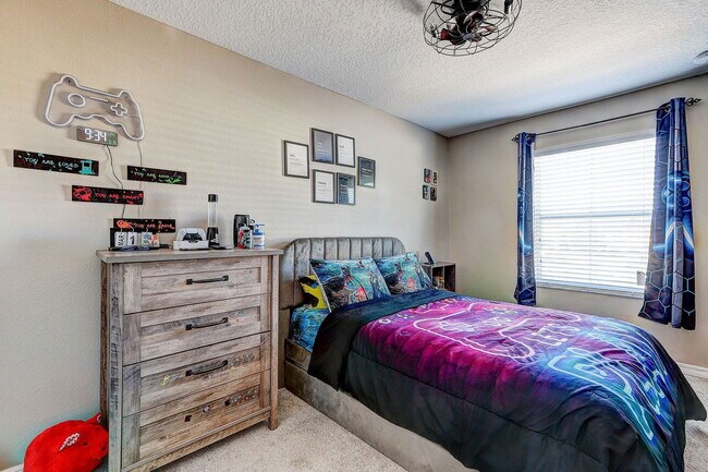 Building Photo - 12910 Utopia Gdns Wy