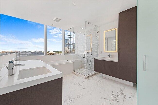 Building Photo - 851 NE 1st Ave