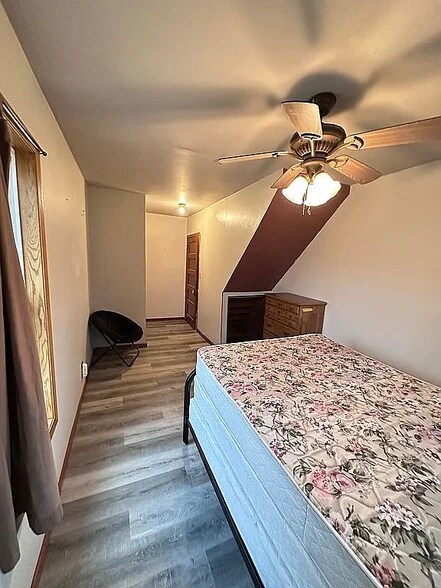 Building Photo - 620 3rd Ave W