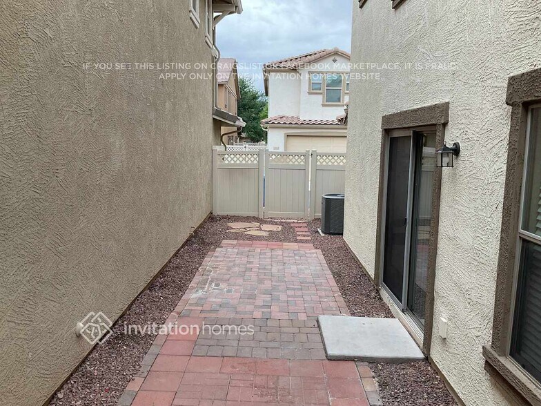 Building Photo - 1051 S Cheshire Ln