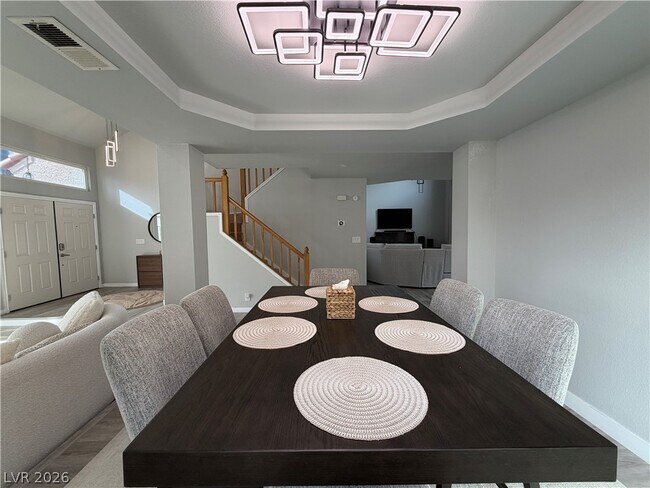 Building Photo - 2724 Monrovia Dr