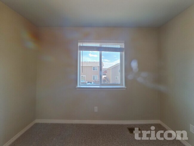 Building Photo - 10865 Aliso Dr