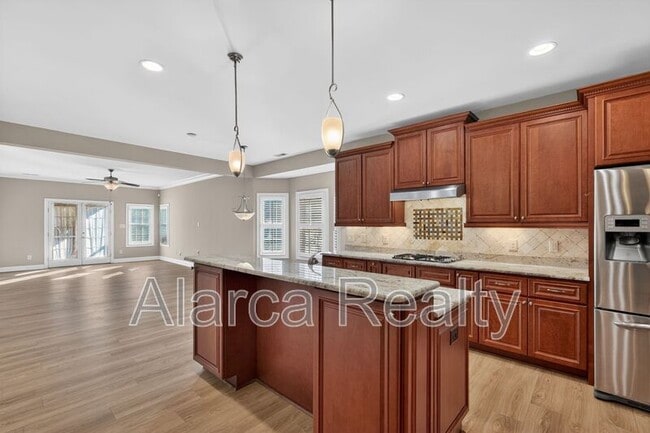 Building Photo - 8723 Whistlers Chase Dr