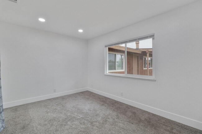 Building Photo - Moh116