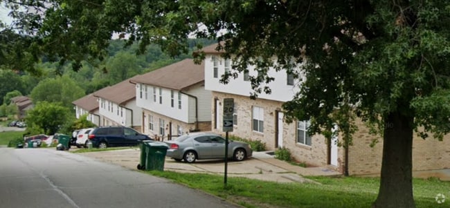 Building Photo - 1003 Miller Rd