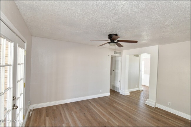 Building Photo - 4749 Tropicana Ave