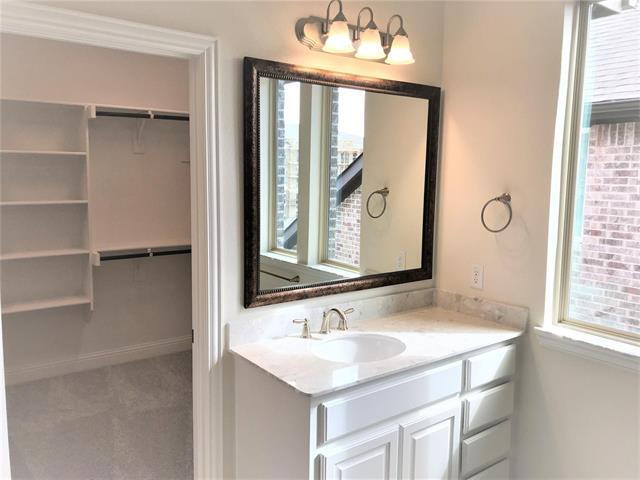 Building Photo - 6924 Royal View Dr