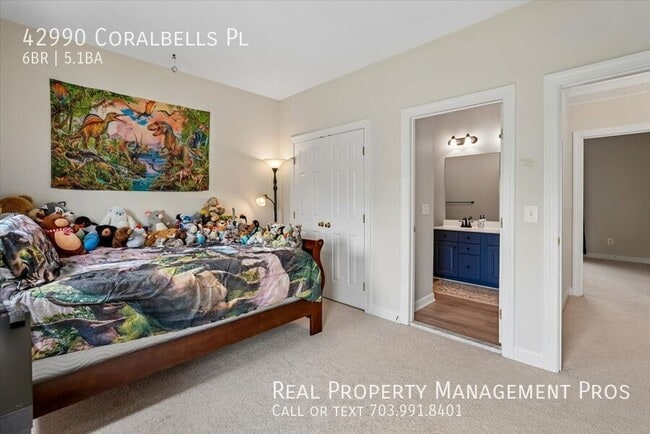Building Photo - 42990 Coralbells Pl