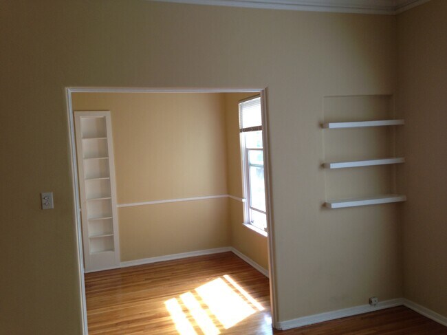 Building Photo - 455 S Alexandria Ave
