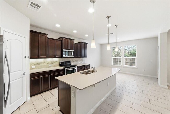 Building Photo - 9415 Tanager Way