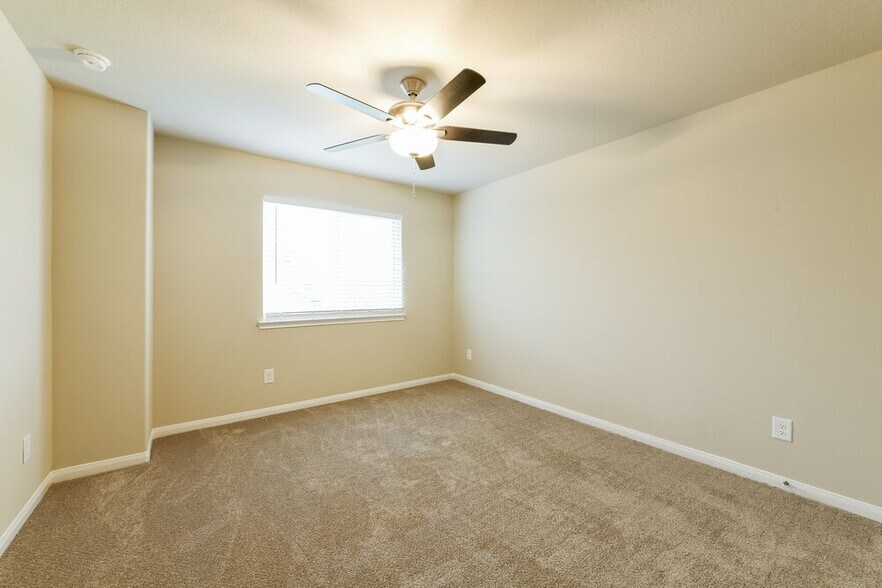 Building Photo - 18606 Cooper Ravine Way