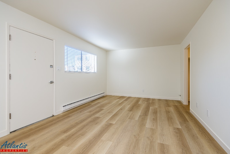 Building Photo - 555 S 10th St