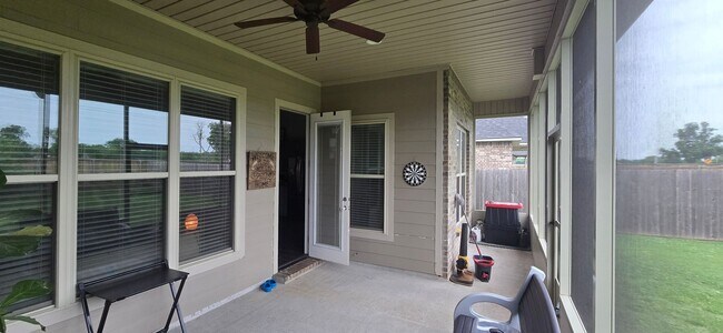 Building Photo - Waterford Bend Subdivision (3 Bedroom 2 Bathroom)