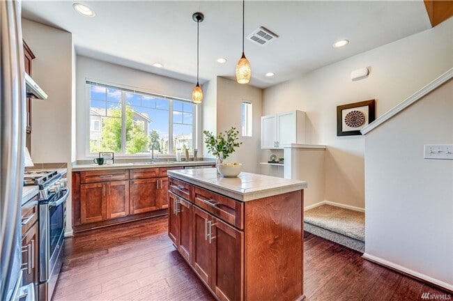 Building Photo - 3454 31st Dr