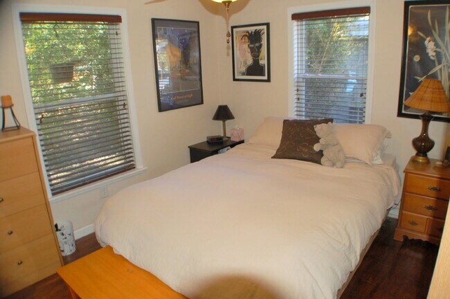 Building Photo - Move In Special! 50% Off First Months Rent