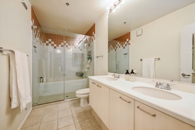 Building Photo - 130 S Canal St