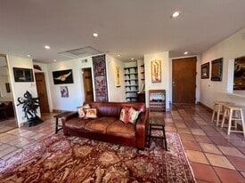 Building Photo - 100 S Doheny Dr