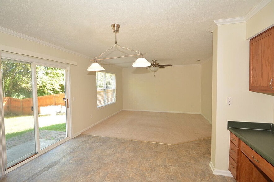 Building Photo - 3146 Crestwell Dr