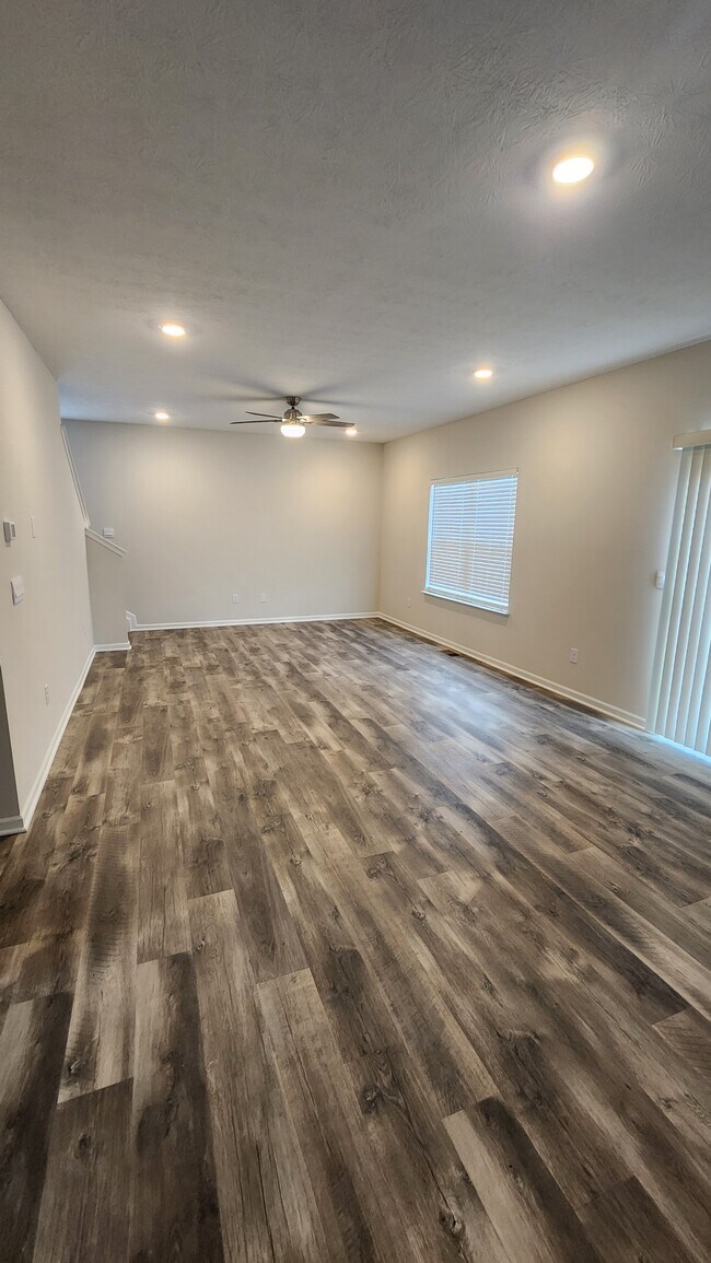 Building Photo - 61 Snapdragon Dr
