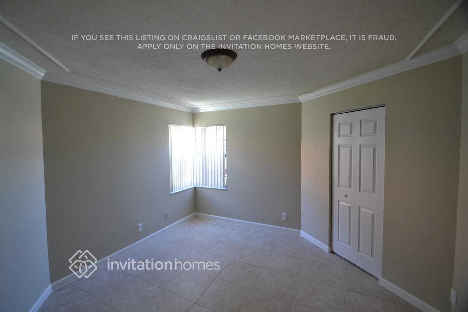Building Photo - 2528 La Cristal Cir