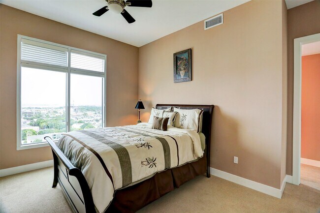 Building Photo - 500 Seawall Blvd