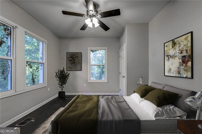 Building Photo - 483 Burlington Rd NE