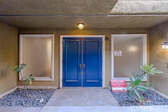 Building Photo - 382 E California Blvd