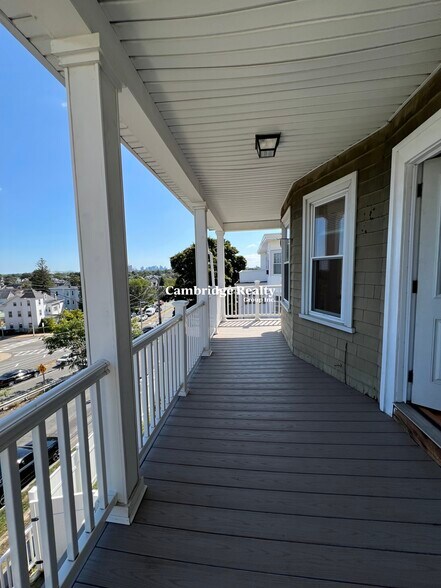 Building Photo - 88 Fellsway E