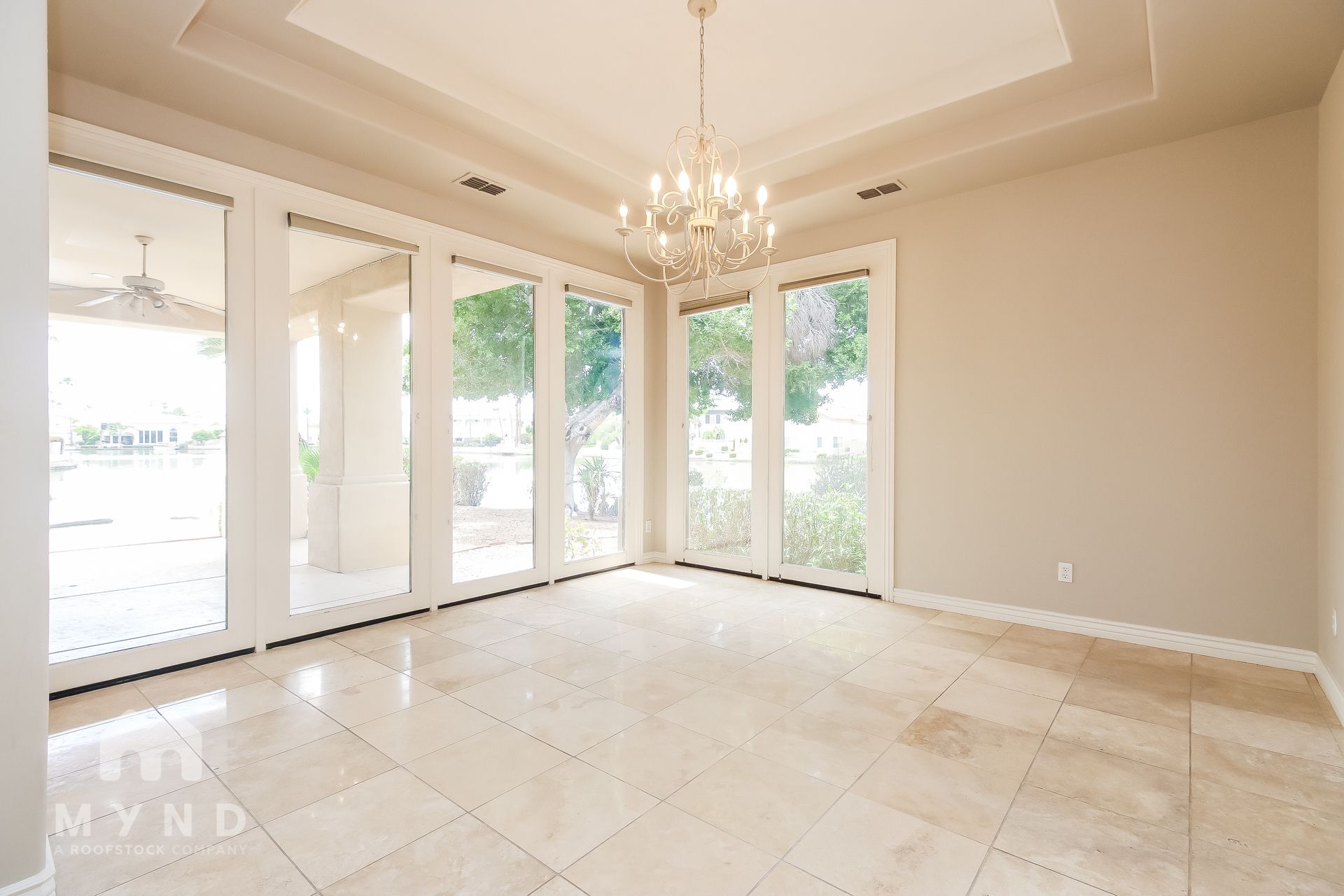 Building Photo - 1501 E Treasure Cove Dr