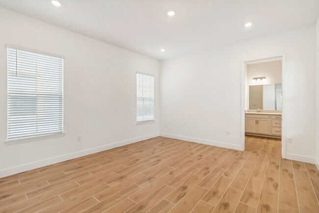Building Photo - Beautiful Brand New 3/2.5 Home for Rent wi...