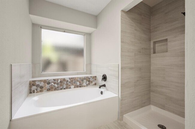 Building Photo - 6615 Broken Stone