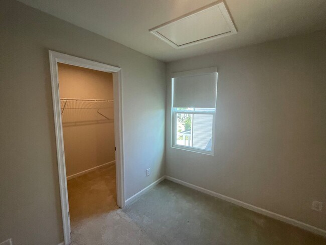 Building Photo - You’ve Got to See This Rental!