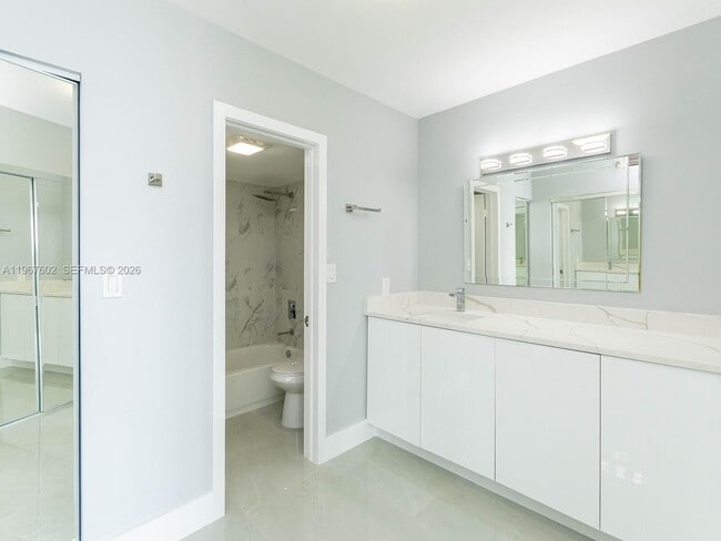 Building Photo - 20505 E Country Club Dr